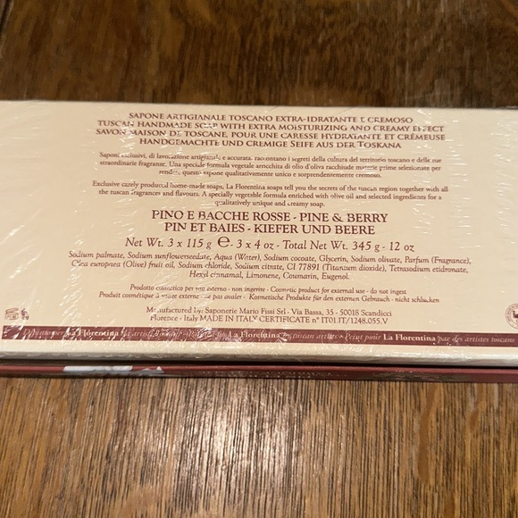 NWT La Florentina Luxury Hand Soap Set of 3 Pine and Berry Embossed Italian Bars - Picture 4 of 4